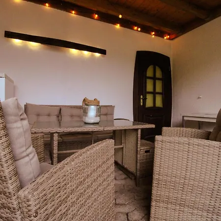 Apartment Stilvolle Wellness-ferienwohnung In Whirlpool, Sauna, Grill, Fitness, Billard & Moselblick Neef