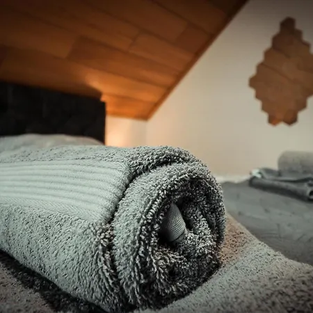 Stilvolle Wellness-ferienwohnung In Whirlpool, Sauna, Grill, Fitness, Billard & Moselblick