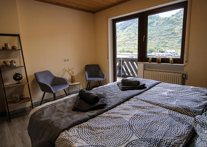 Stilvolle Wellness-ferienwohnung In Whirlpool, Sauna, Grill, Fitness, Billard & Moselblick Neef